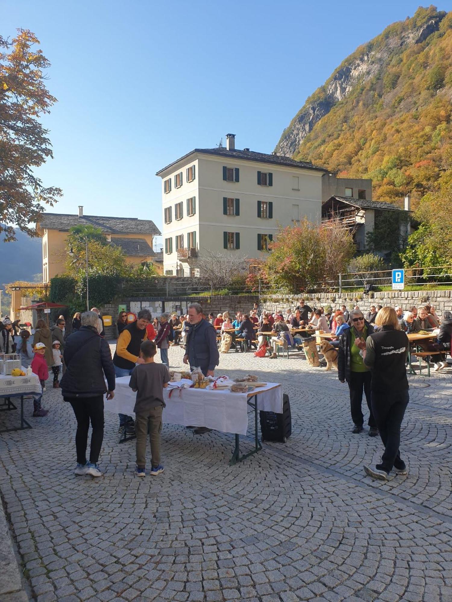 Casa Pool Tra St Moritz E Il Lago Di Como Castasegna Exterior photo